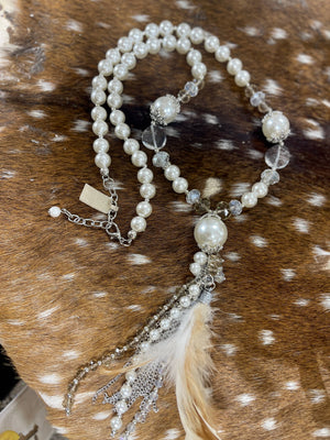 
                  
                    Load image into Gallery viewer, Long Feather Crystal Pearls Necklace
                  
                