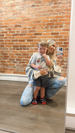 
                  
                    Load image into Gallery viewer, Blakely Pullover
                  
                