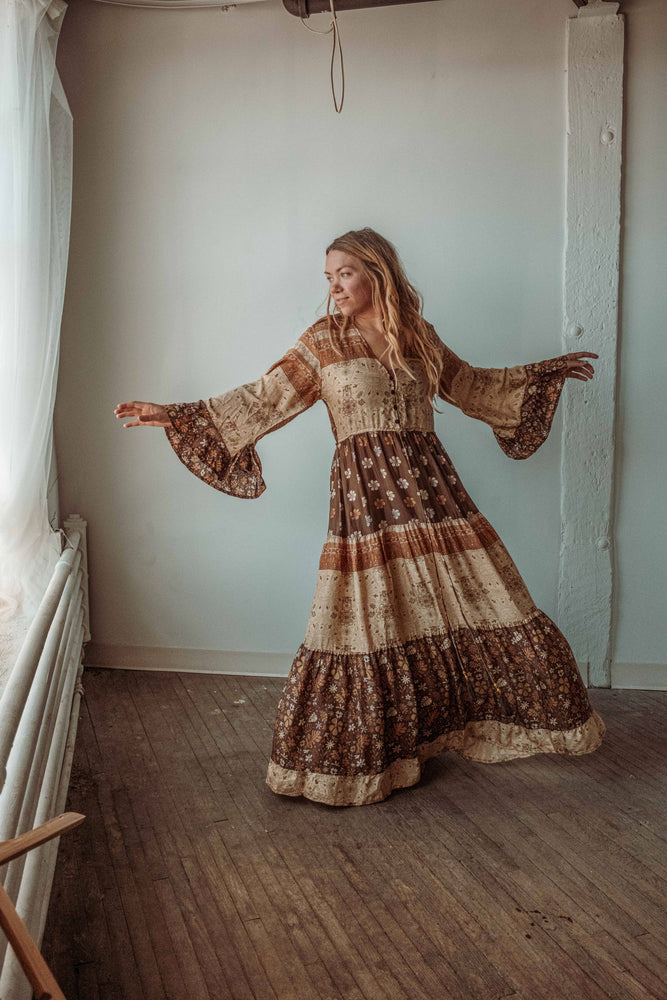 
                  
                    Load image into Gallery viewer, Solstice Bell Sleeve Dress
                  
                