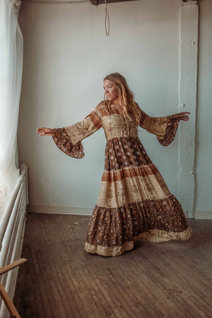 
                  
                    Load image into Gallery viewer, Solstice Bell Sleeve Dress
                  
                