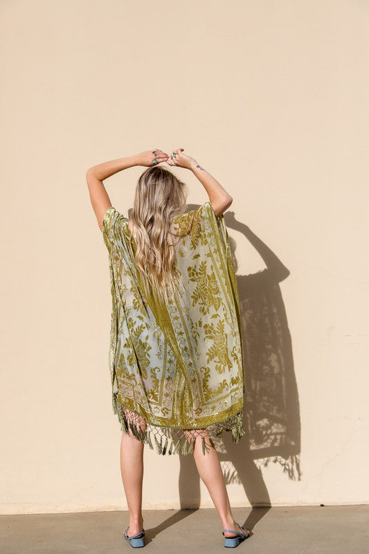 
                  
                    Load image into Gallery viewer, Velvet Crush Kimono (Green Tea)
                  
                