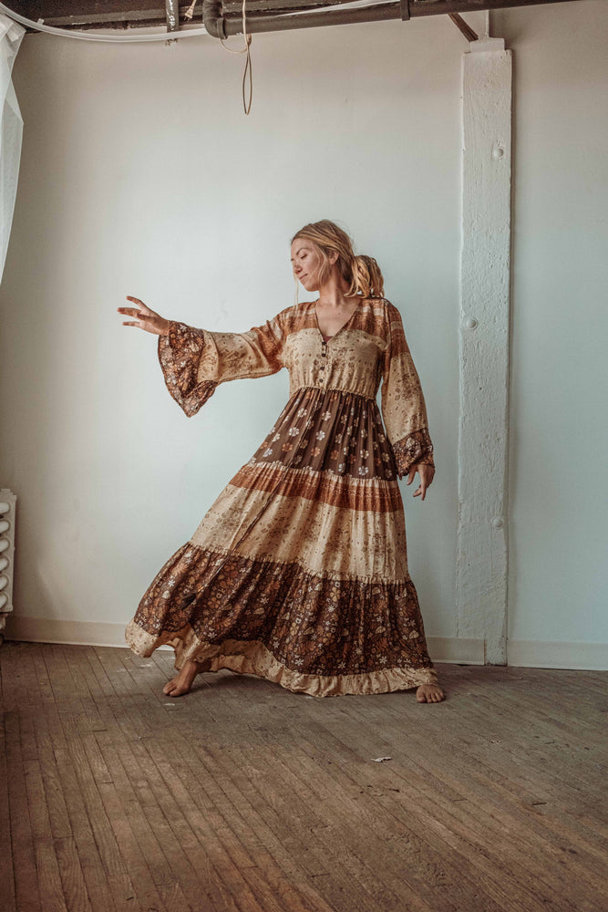 
                  
                    Load image into Gallery viewer, Solstice Bell Sleeve Dress
                  
                
