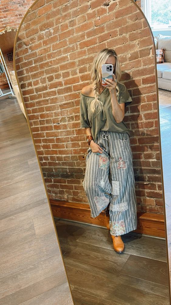 
                  
                    Load image into Gallery viewer, Lined Up Trouser Pants
                  
                