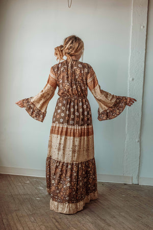 
                  
                    Load image into Gallery viewer, Solstice Bell Sleeve Dress
                  
                