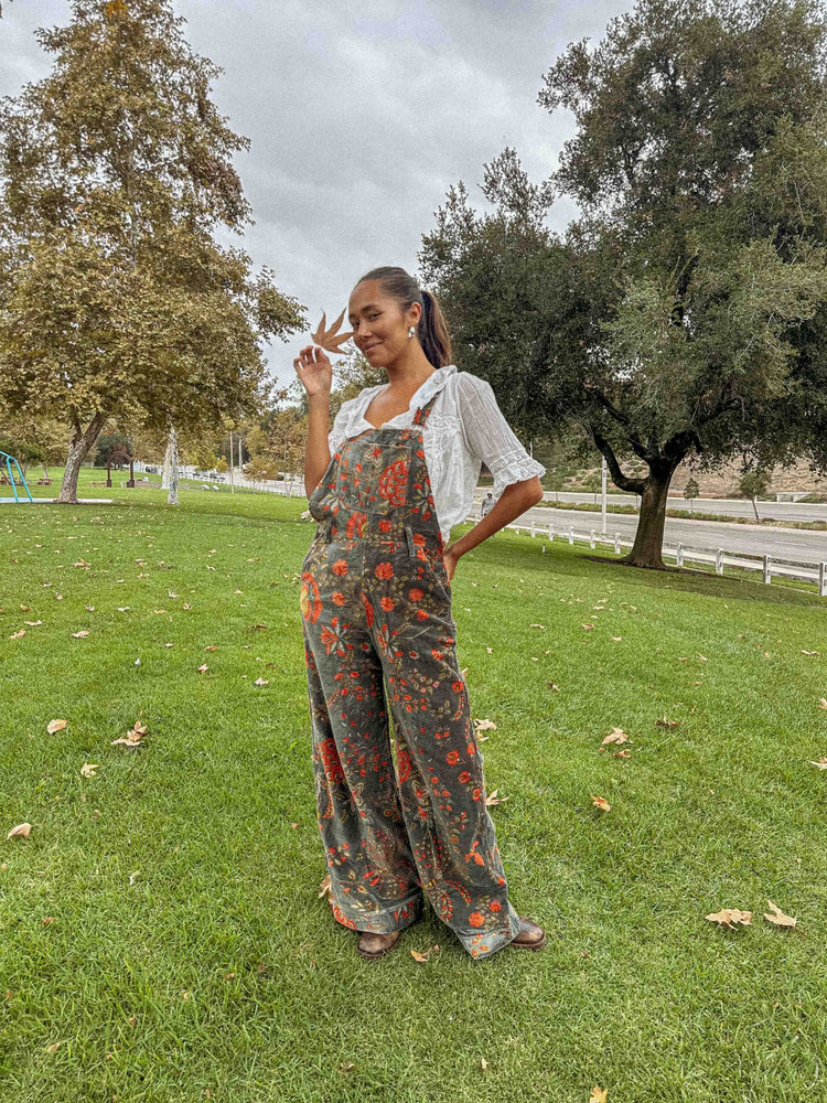 
                  
                    Load image into Gallery viewer, Organic Cotton Velvet Overalls
                  
                