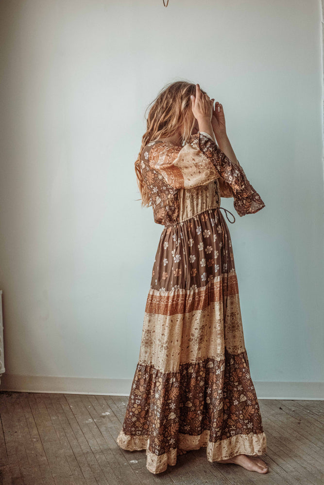 
                  
                    Load image into Gallery viewer, Solstice Bell Sleeve Dress
                  
                