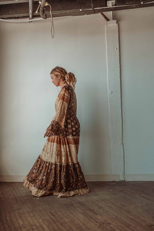 
                  
                    Load image into Gallery viewer, Solstice Bell Sleeve Dress
                  
                