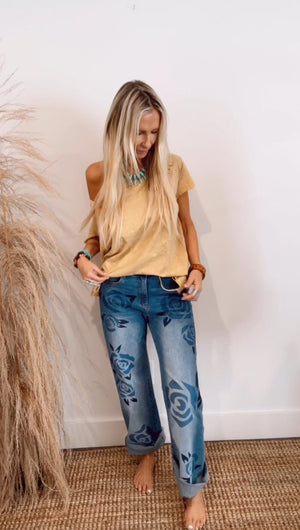 
                  
                    Load image into Gallery viewer, The Perfect ShreddedTee
                  
                
