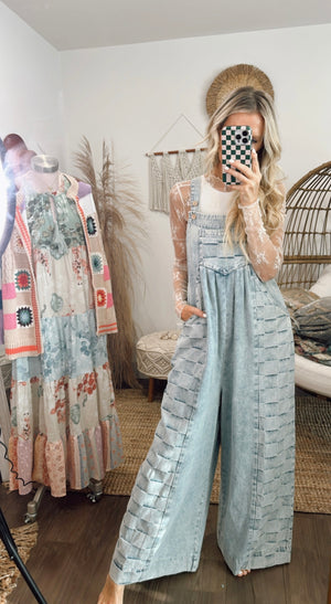 
                  
                    Load image into Gallery viewer, Flowers In Bloom Dress
                  
                