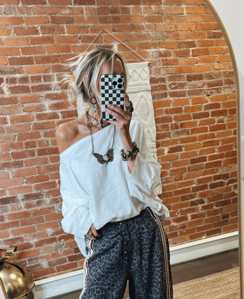 
                  
                    Load image into Gallery viewer, Bodacious Butterfly Necklace
                  
                