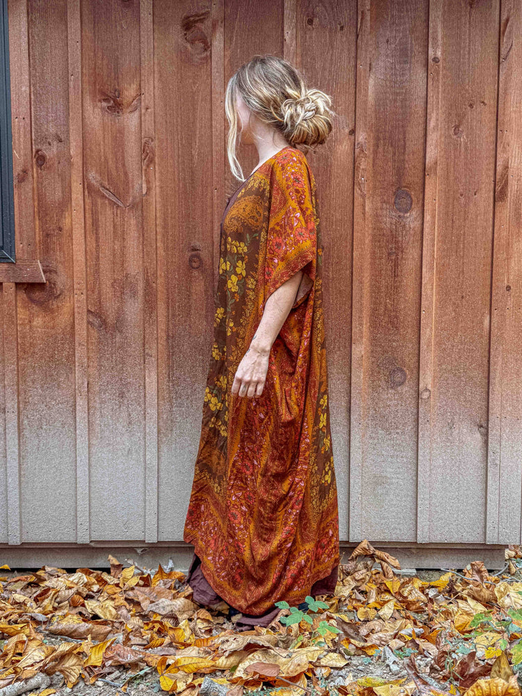 
                  
                    Load image into Gallery viewer, Honey Flax Floral Duster
                  
                