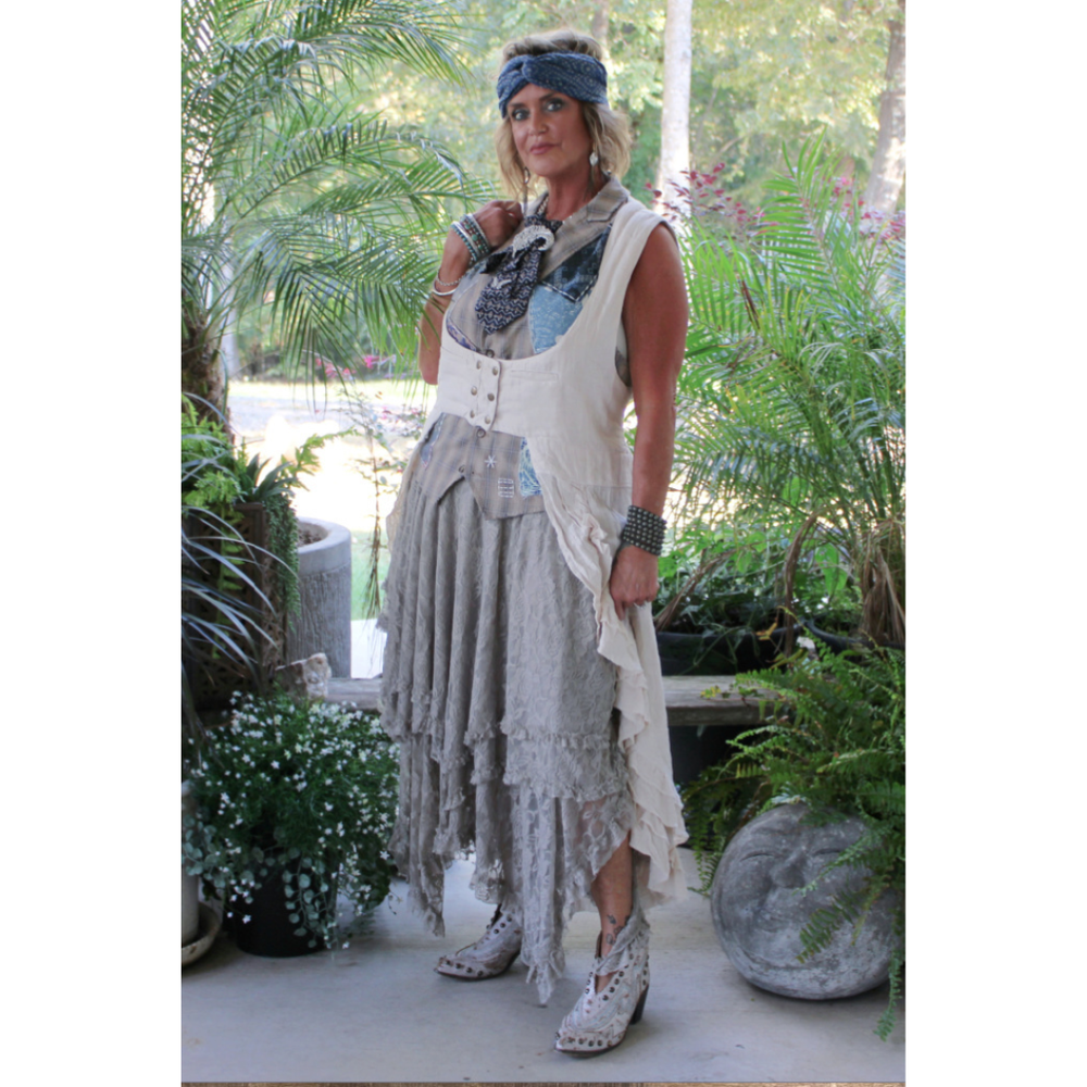 
                  
                    Load image into Gallery viewer, Sweet Escape Vest
                  
                