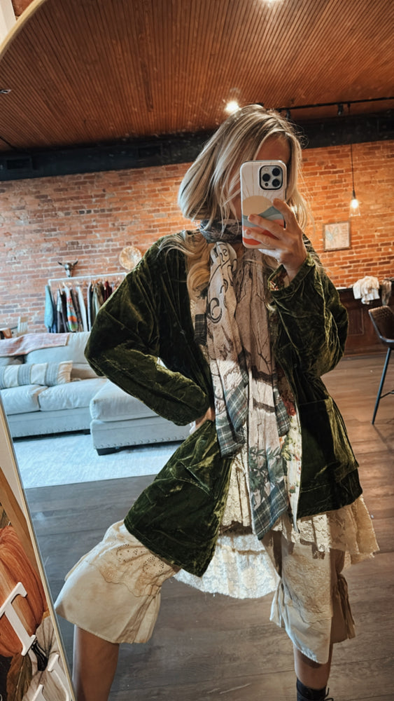 
                  
                    Load image into Gallery viewer, Evening Whisper Velvet Jacket
                  
                