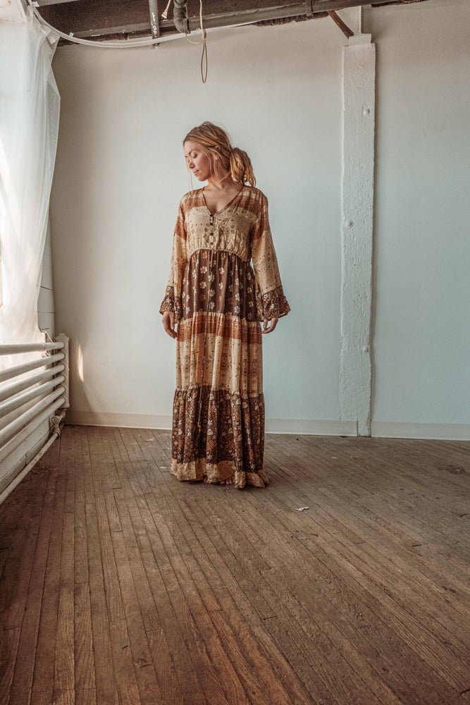 
                  
                    Load image into Gallery viewer, Solstice Bell Sleeve Dress
                  
                