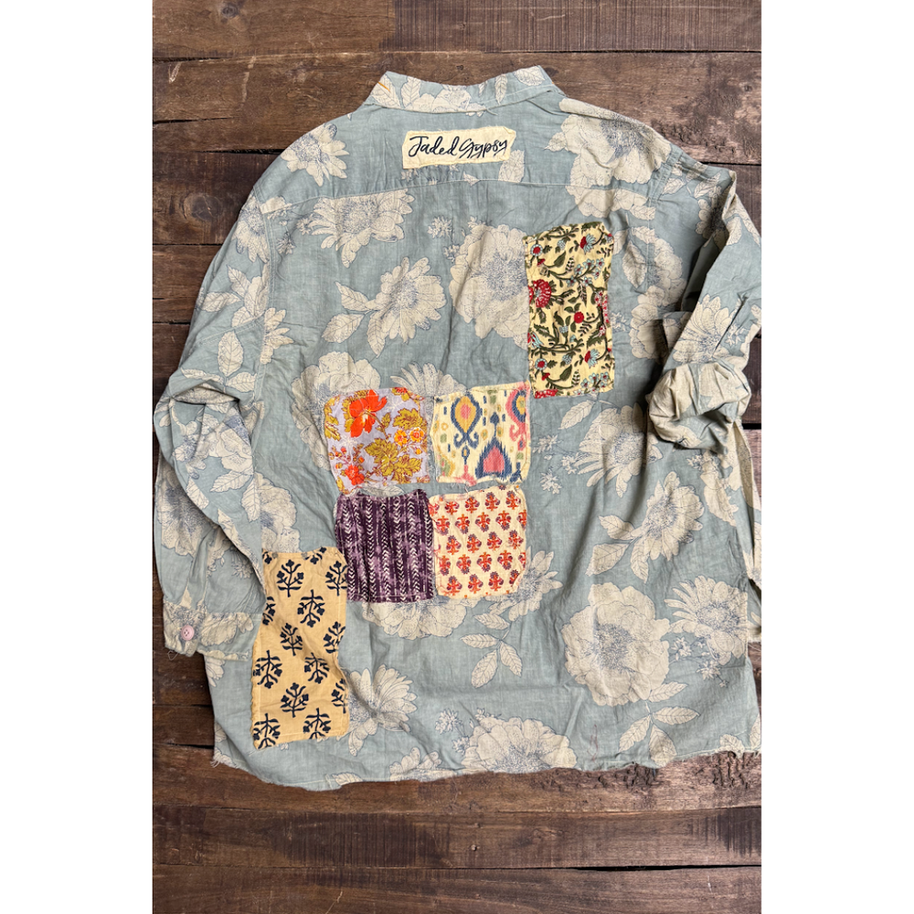 
                  
                    Load image into Gallery viewer, Full Bloom Button Up Top
                  
                