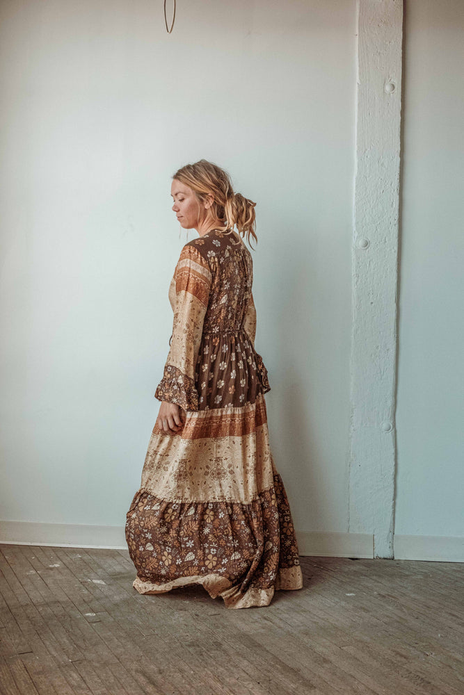 
                  
                    Load image into Gallery viewer, Solstice Bell Sleeve Dress
                  
                