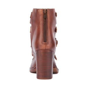 
                  
                    Load image into Gallery viewer, Vintage Foundry Co. Shoe in Cognac
                  
                