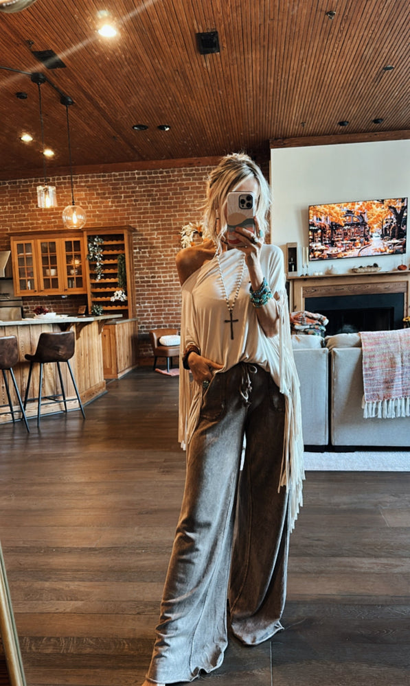 
                  
                    Load image into Gallery viewer, Showstopper Fringe Top
                  
                