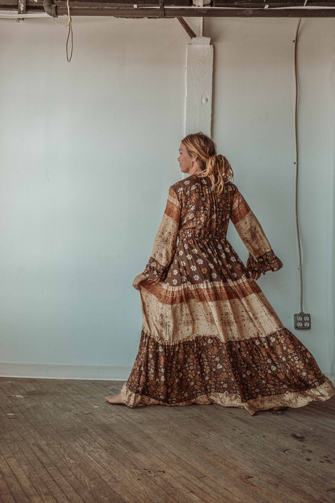 
                  
                    Load image into Gallery viewer, Solstice Bell Sleeve Dress
                  
                
