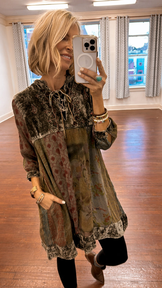 
                  
                    Load image into Gallery viewer, Abba Velvet Crush Tunic (Dress)
                  
                