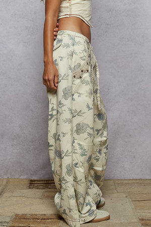 
                  
                    Load image into Gallery viewer, Miss You Floral Pants
                  
                