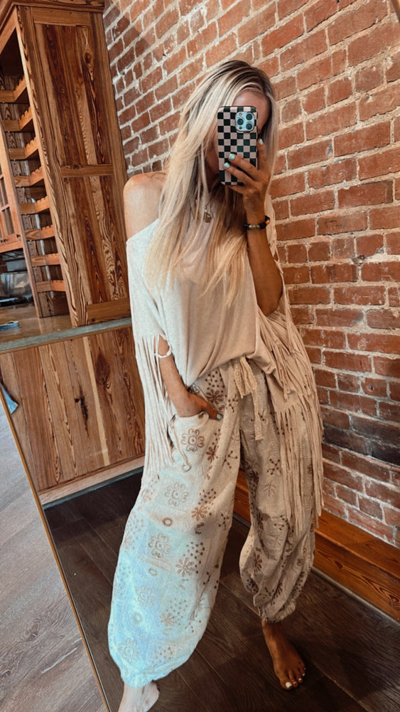 
                  
                    Load image into Gallery viewer, Showstopper Fringe Top
                  
                