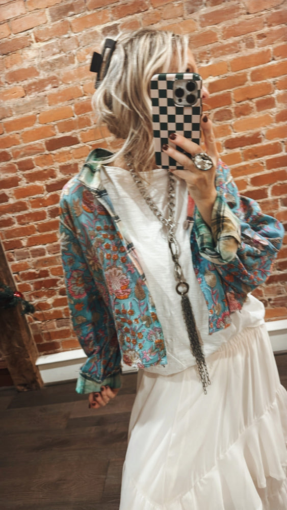 
                  
                    Load image into Gallery viewer, Be Free Top
                  
                