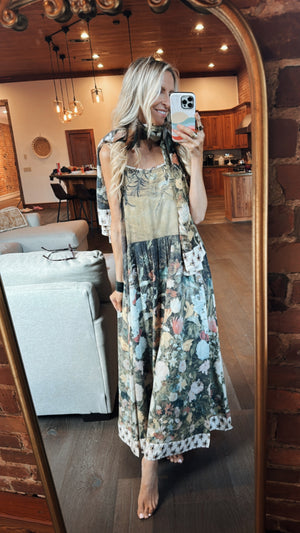 
                  
                    Load image into Gallery viewer, I Dream in Flowers Slip Dress
                  
                