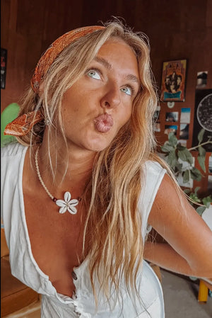 
                  
                    Load image into Gallery viewer, Surf Flower Necklace
                  
                