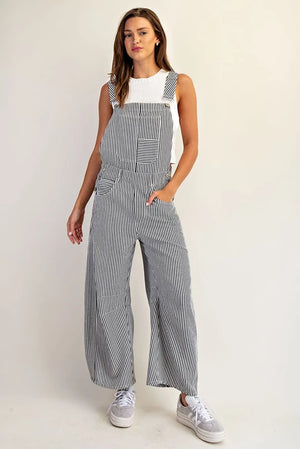 
                  
                    Load image into Gallery viewer, Lizzie Barrel Overalls
                  
                