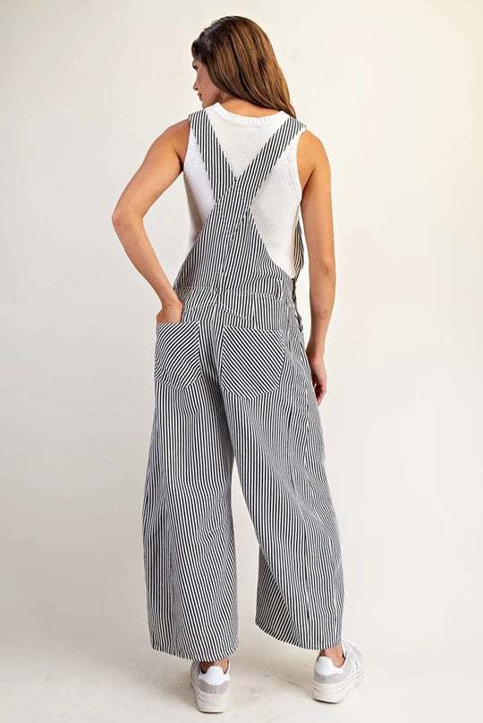 
                  
                    Load image into Gallery viewer, Lizzie Barrel Overalls
                  
                