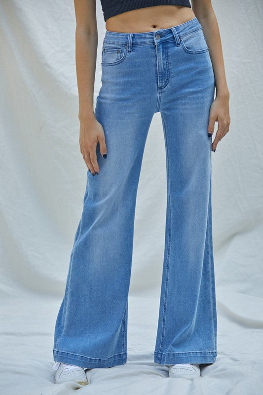 
                  
                    Load image into Gallery viewer, Benny Wide Leg Jeans
                  
                
