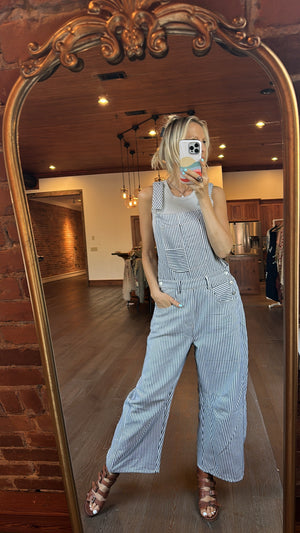
                  
                    Load image into Gallery viewer, Lizzie Barrel Overalls
                  
                