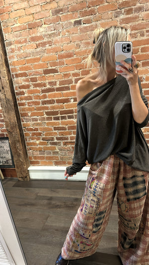 
                  
                    Load image into Gallery viewer, Daphne Top (Plus Size)
                  
                