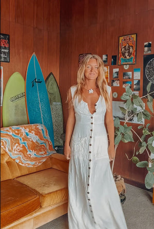 
                  
                    Load image into Gallery viewer, Surf Flower Necklace
                  
                
