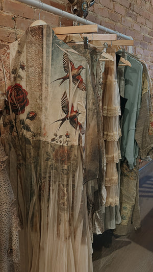 
                  
                    Load image into Gallery viewer, Vintage Sparrow Duster
                  
                