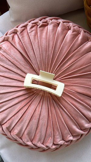 
                  
                    Load image into Gallery viewer, Matte Hair Clip
                  
                