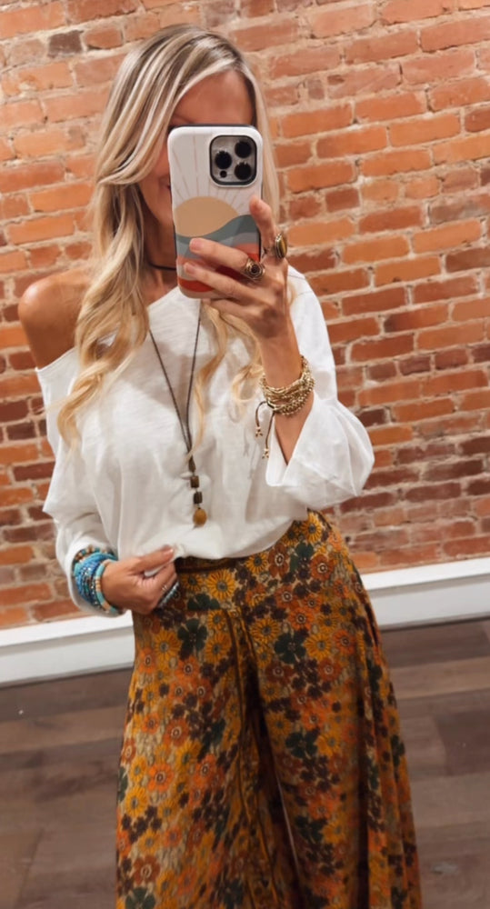 
                  
                    Load image into Gallery viewer, Be Free Top
                  
                