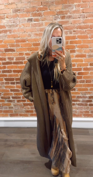 
                  
                    Load image into Gallery viewer, Brown Bear Cardigan
                  
                