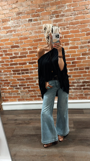 
                  
                    Load image into Gallery viewer, Benny Jeans
                  
                