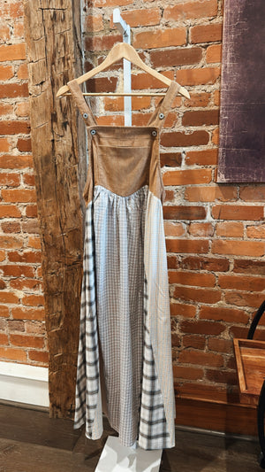 
                  
                    Load image into Gallery viewer, Carving Pumpkins Overall Dress
                  
                