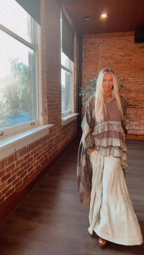 
                  
                    Load image into Gallery viewer, Beautiful Wide Leg Pants
                  
                