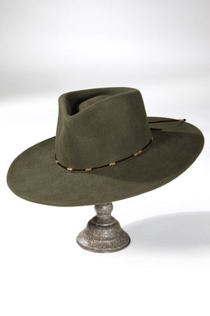 
                  
                    Load image into Gallery viewer, The Britt Panama Hat
                  
                