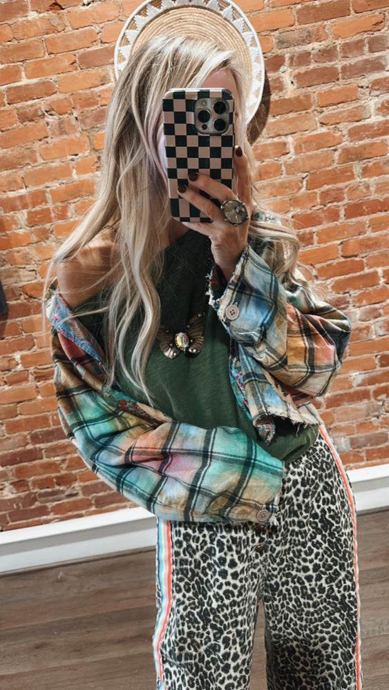 
                  
                    Load image into Gallery viewer, Be Free Top
                  
                