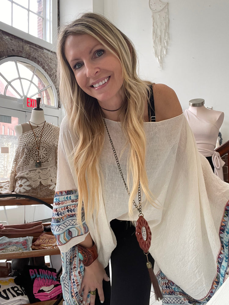 
                  
                    Load image into Gallery viewer, Fallon Embroidered Poncho
                  
                