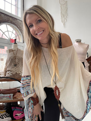 
                  
                    Load image into Gallery viewer, Fallon Embroidered Poncho
                  
                