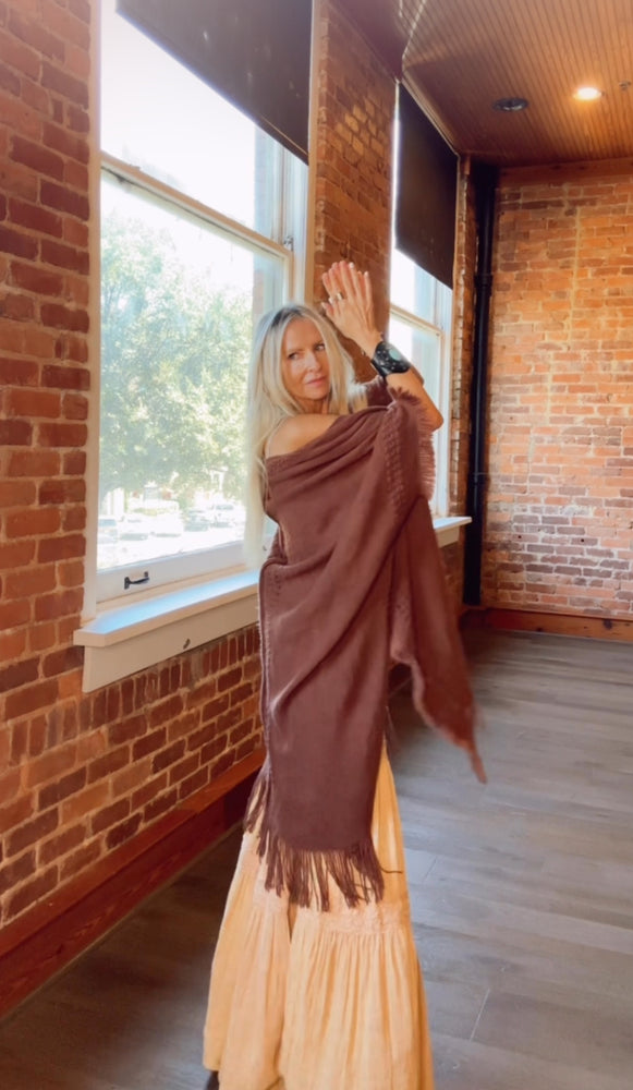 
                  
                    Load image into Gallery viewer, Freya Kimono (Ivory)
                  
                