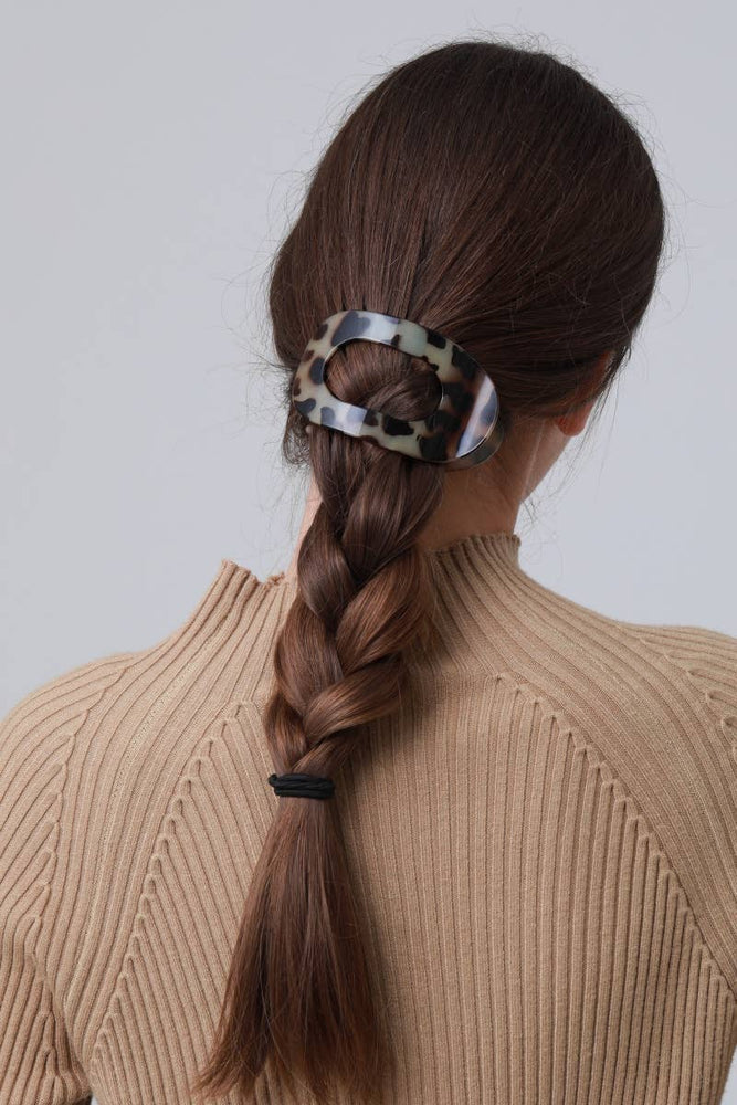 
                  
                    Load image into Gallery viewer, Leopard Flat Hair Clip
                  
                