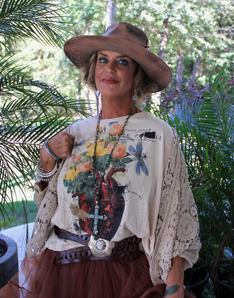 
                  
                    Load image into Gallery viewer, Be Free Top - Blooming Heart
                  
                