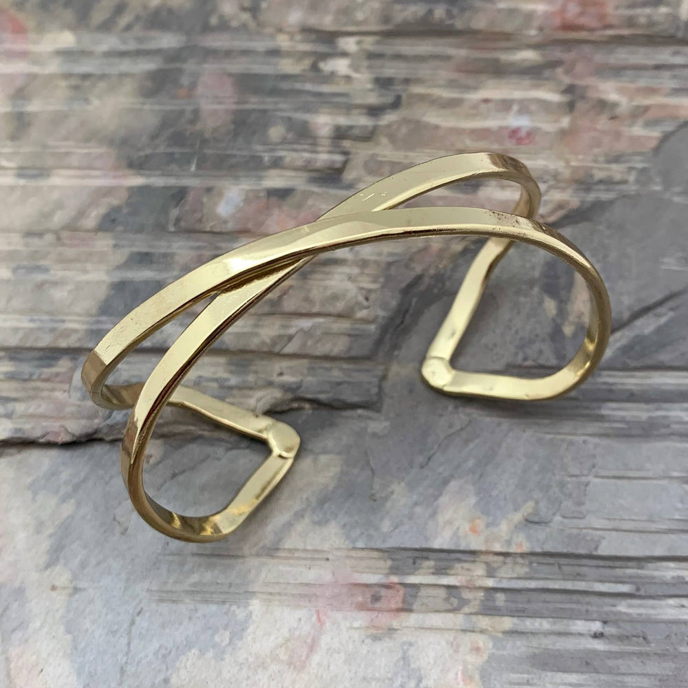 Meet in The Middle Adjustable Cuff Bracelet – Flippie Hippie
